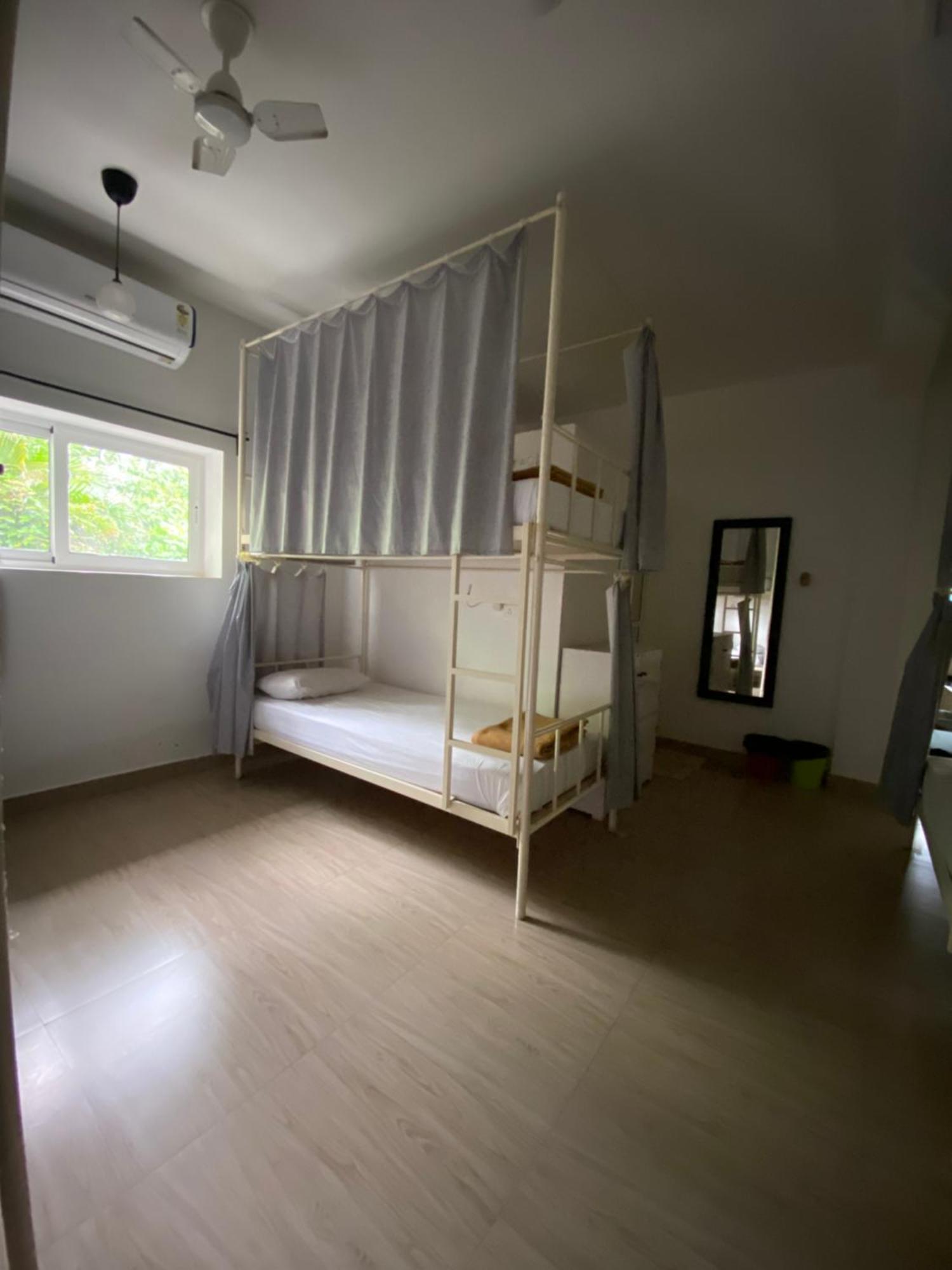 Hostel Mandala Анжуна Екстер'єр фото