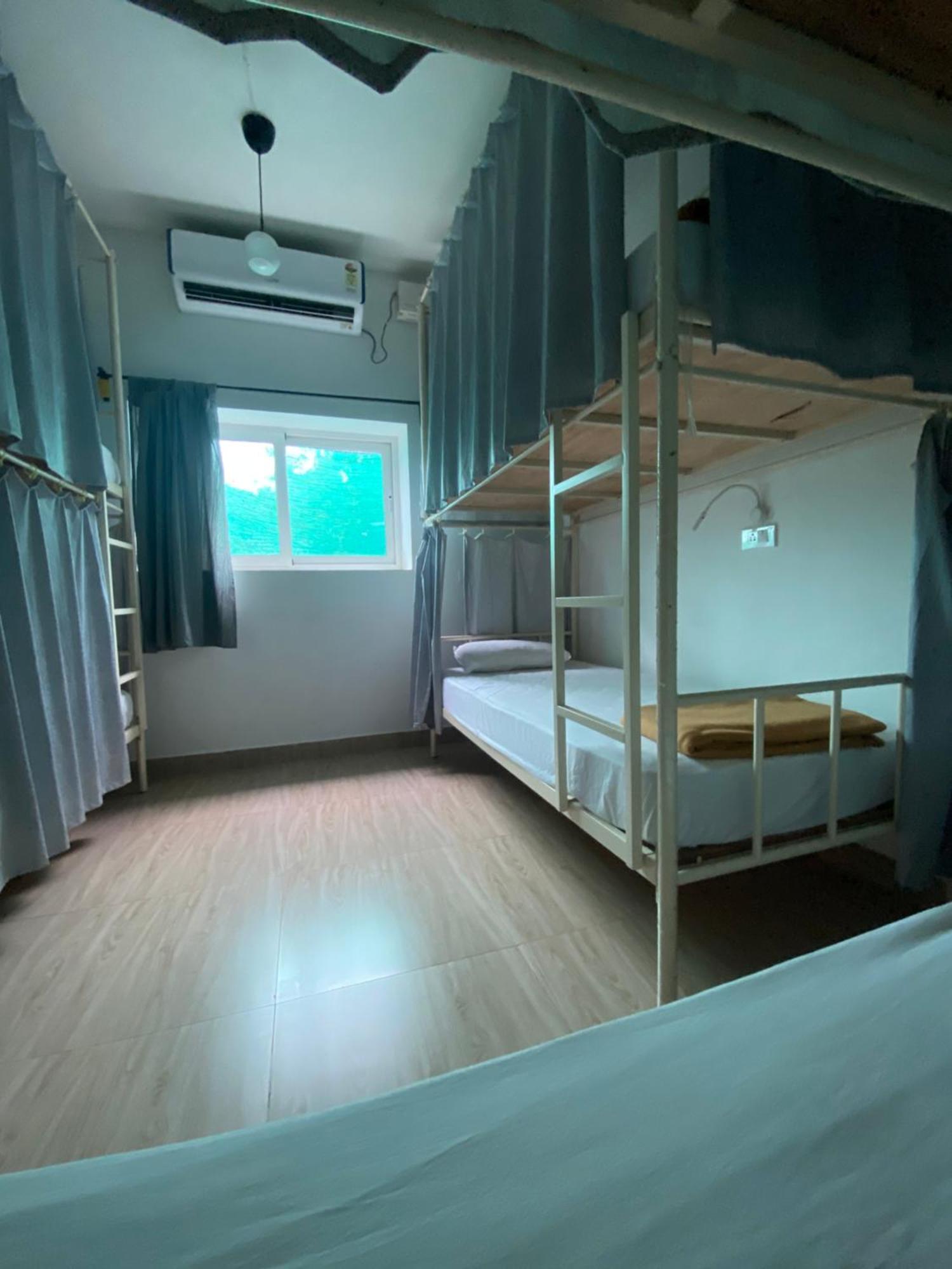 Hostel Mandala Анжуна Екстер'єр фото